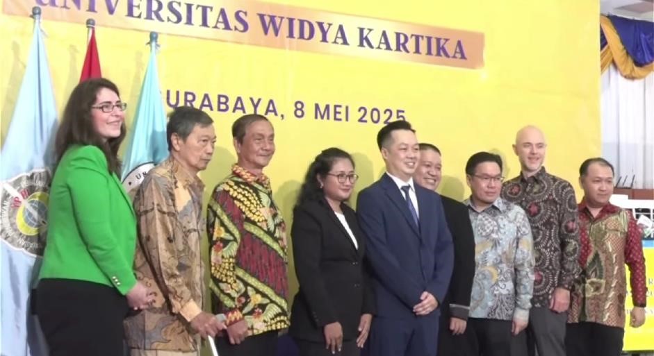 Foto bersama pejabat rektorat periode 2025-2029