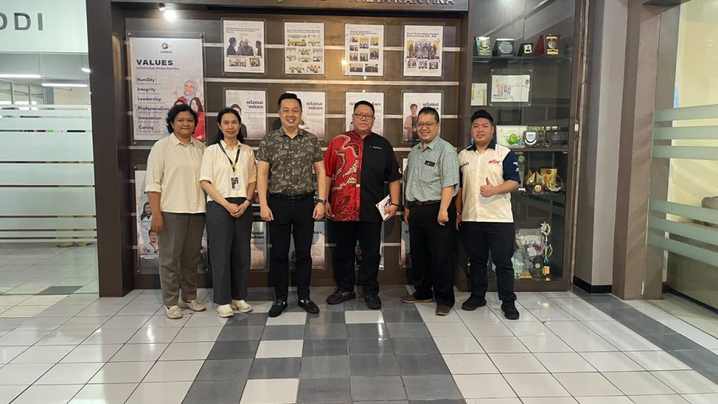 Foto rektorat dengan alTex